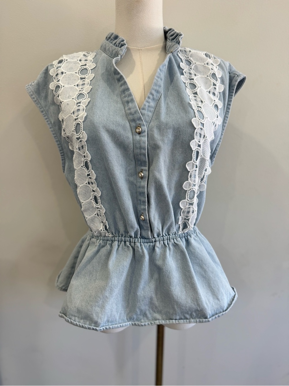 Alice Blue Denim Lace Peplum Top – Size Medium - Picture 3 of 10